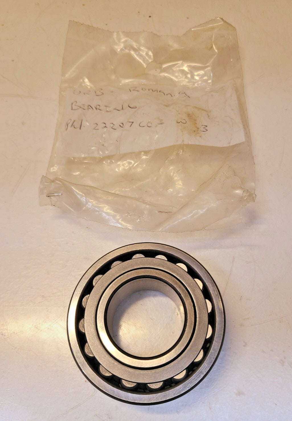 URB Spherical Roller Bearing 22207 CC3 W33