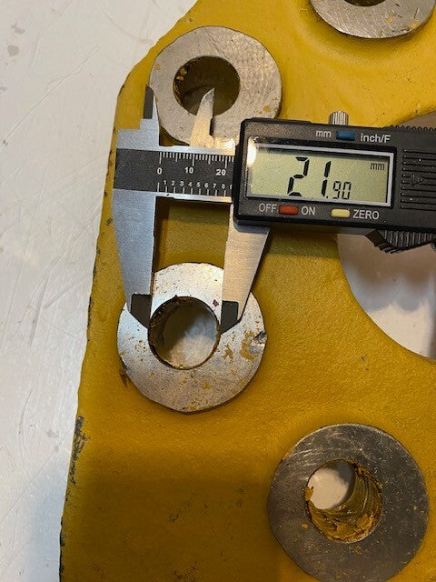 Caterpillar CAT 7J5356 Left Hand Guide 10-1/4" Long 9-1/4" Wide 22mm Bolt Holes