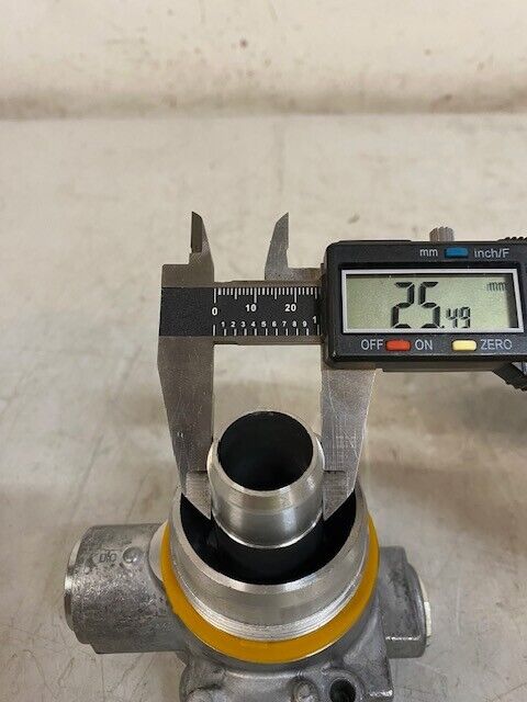 Donaldson P170773 Filter Head Assembly