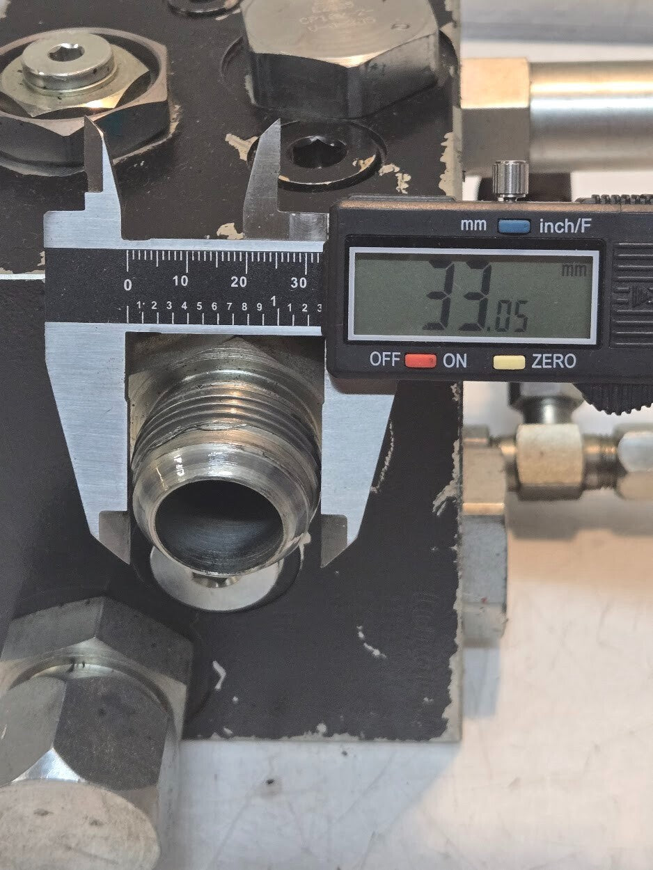 Comatrol Hydraulic Valve Manifold 11153045 A | E2995 | E2815.7 | w/ Check Valves