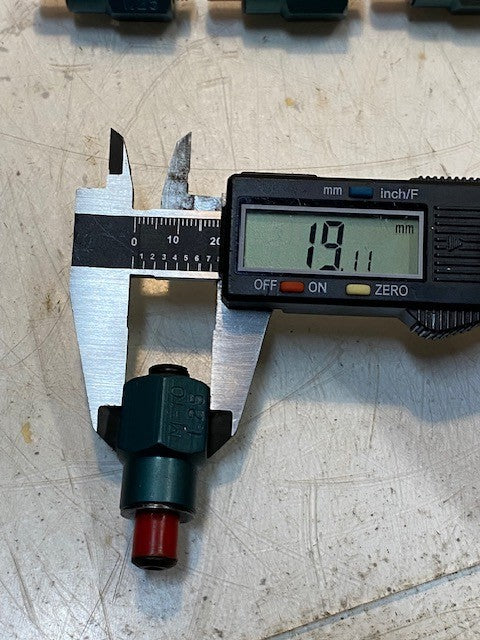 7 Quantity of M-10 1.25 Check Valves 44mm Long 19mm OD 9mm Thread (7 Quantity)