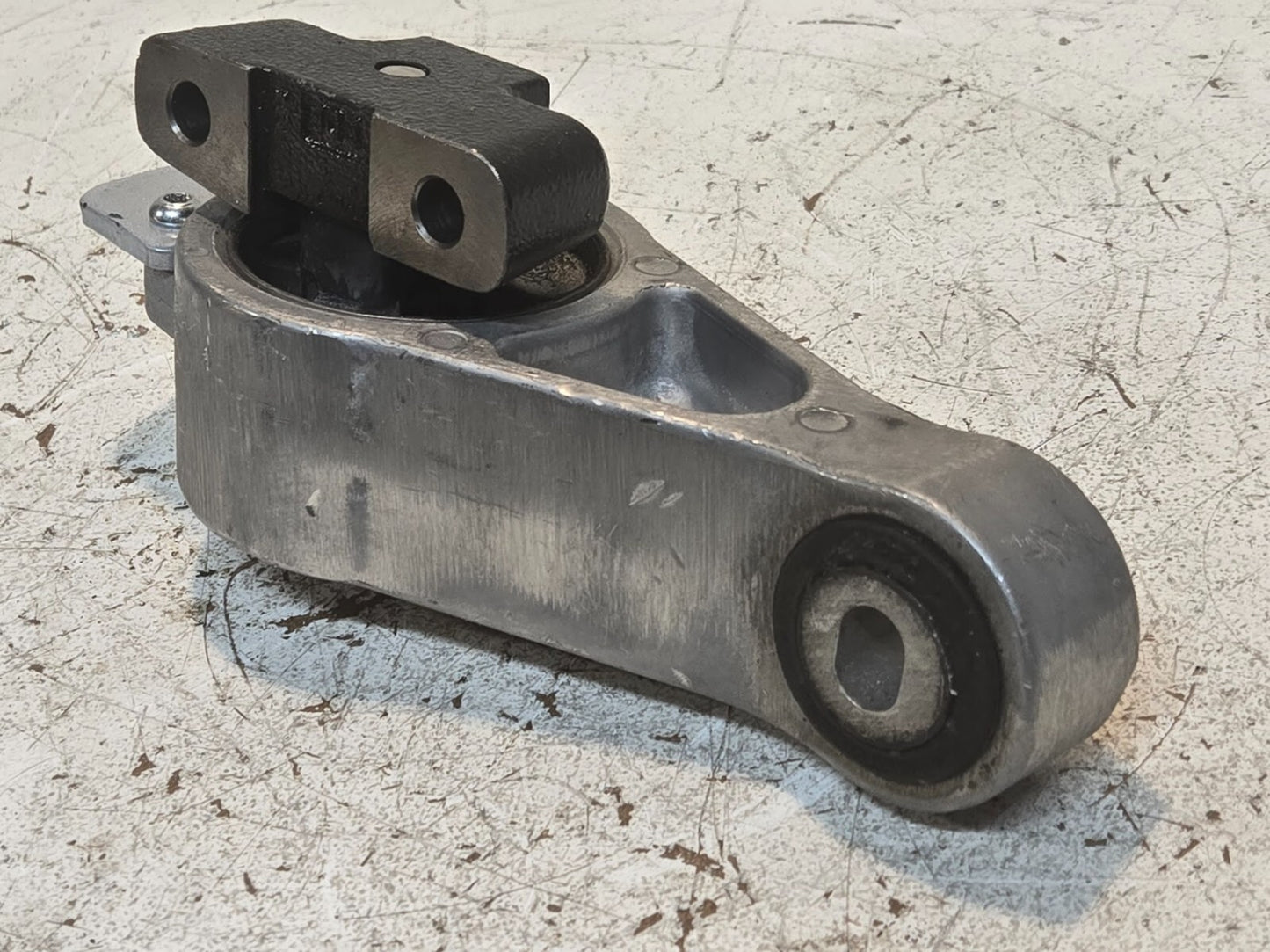 Engine Mount Isolator 1520 | 121AC for Mopar 5085121AC