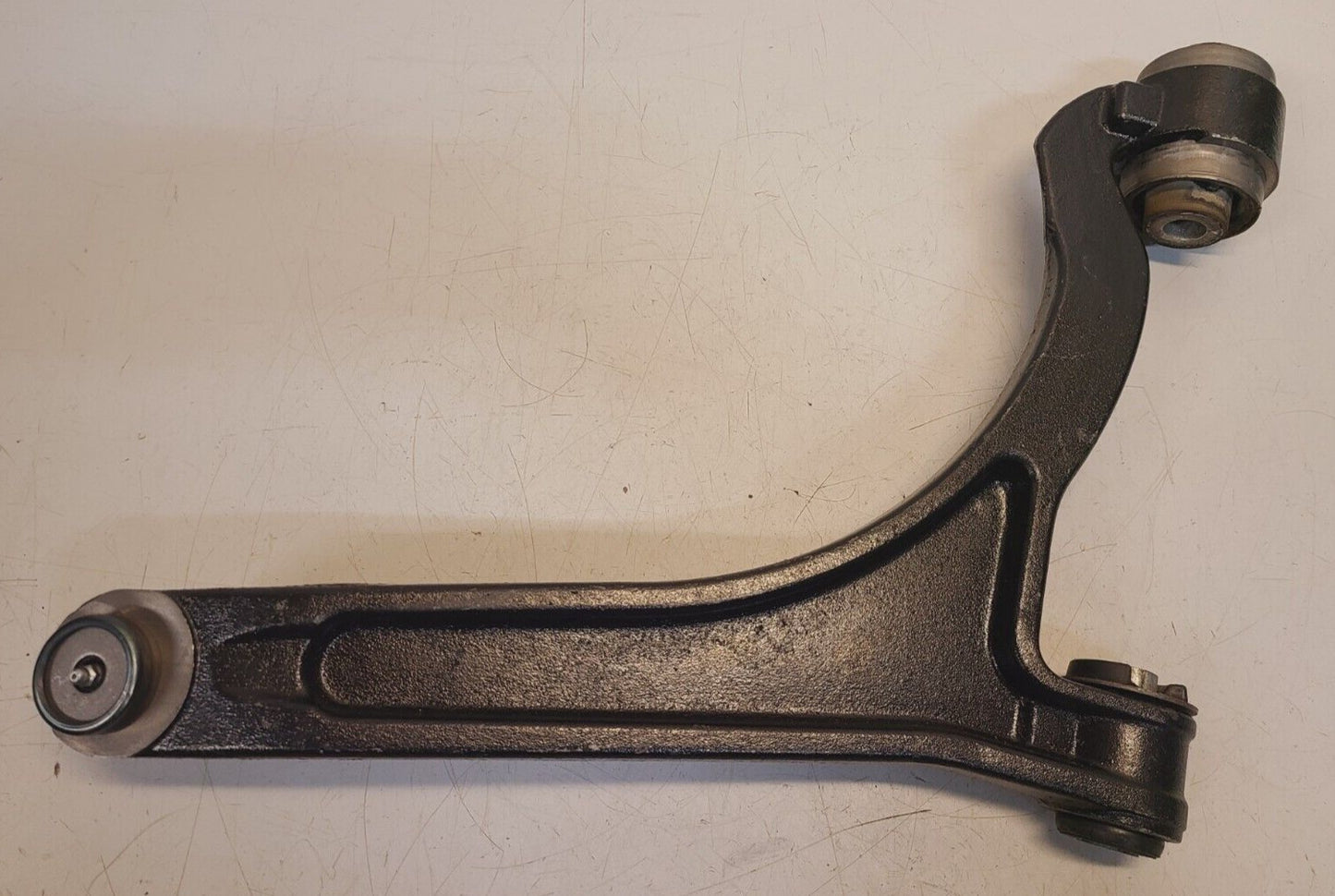 Chrysler Pacifica Front Lower Control Arm 04743151AF | 6T2 | D12 | J140