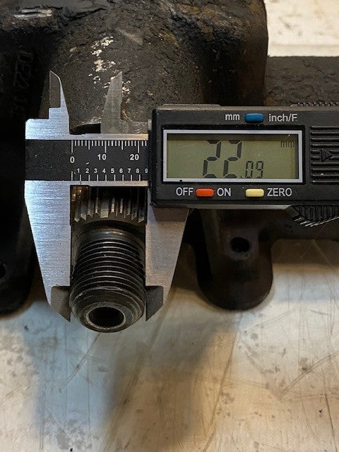 Power Steering Gear NY6 | 3550 | 22mm Thread 13" Long 9" Wide 6" Tall