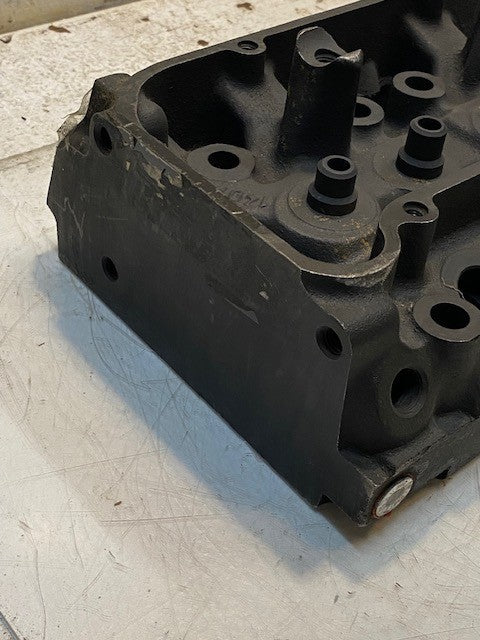 Cylinder Head Center 14077162 | C130 | 6M10 | 20-5/16" Long 8-1/4" Wide
