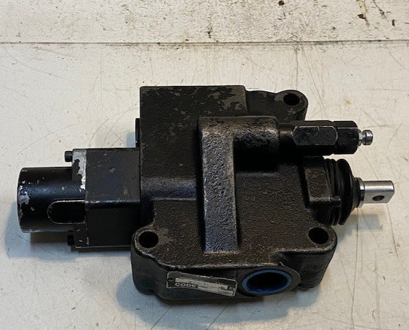 The Heil Co. Hydraulic Pump Control Pressure Valve 0316131 | 5024800 WF1 9D06