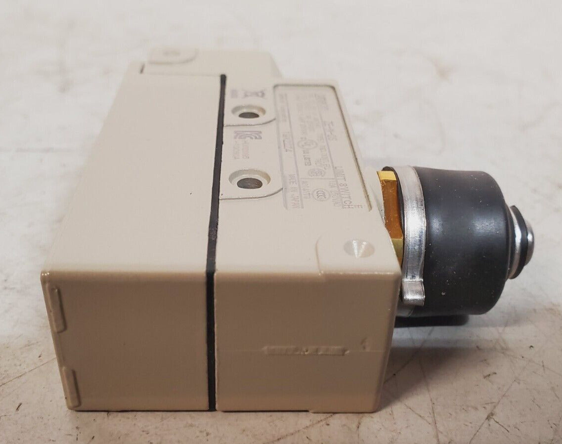 Omron Limit Switch ZE-N-2S | 6587 | 19X22Z4