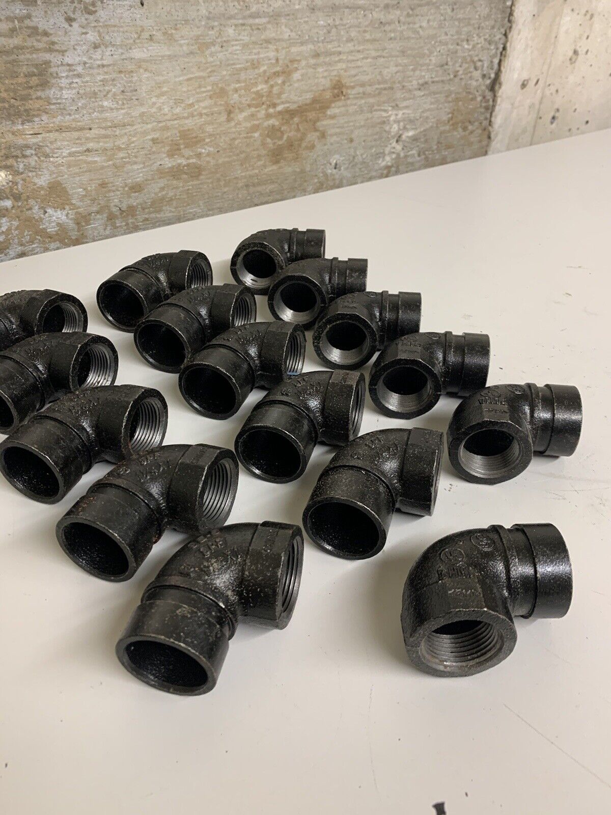 Lot of 16 90 Degree Reducing Elbow Cast Iron Fittings SE-5 SPF 1-1/4” x 1”