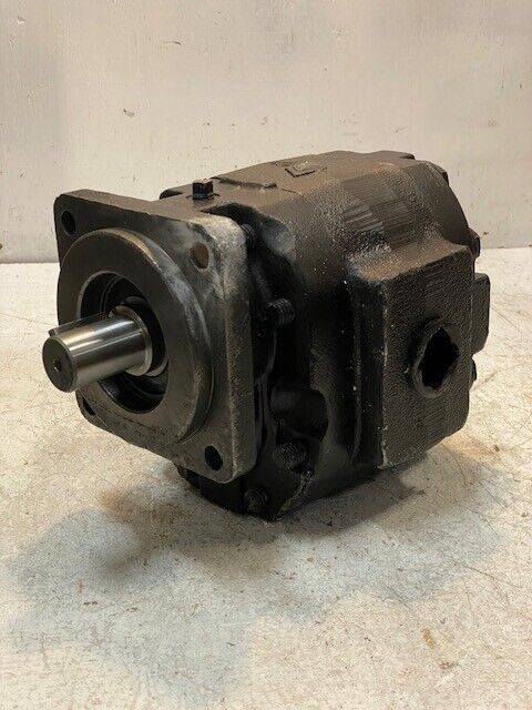 Hydraulic Gear Motor Pump YA1603 2-1/4" 32mm Shaft 14mm Holes