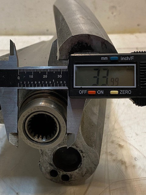 Detroit Diesel Blower Rotor 1-8926407 | R-1305 | NDH | 15" Long 25mm Thread