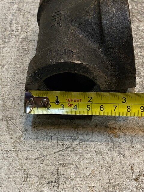 UFF Black Pipe Fitting Reducing Tee Cast Iron 2" x 1-1/2" 300Psi