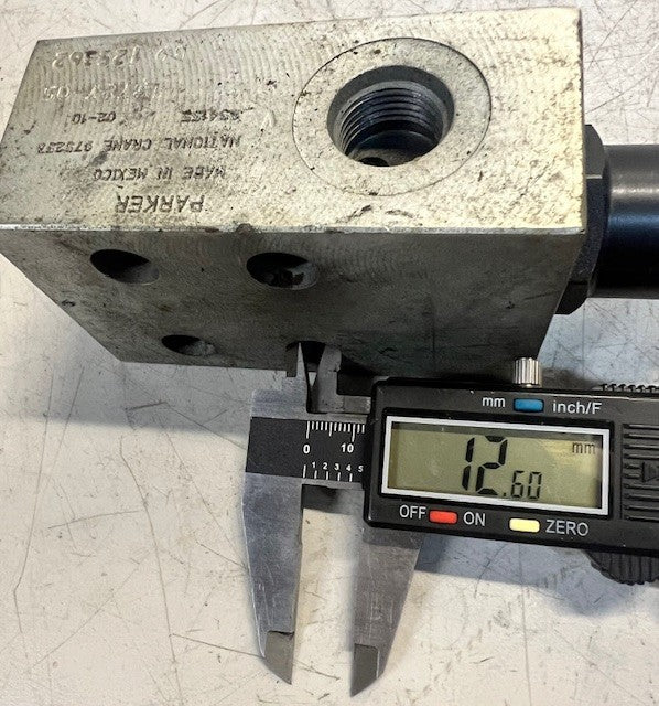 Parker Hannifin Solenoid Hydraulic Valve 13727-05 | B9 125362 | 975253