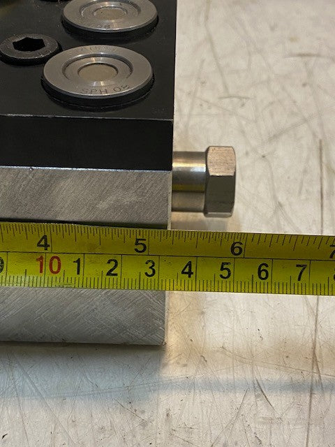Staubli SPH 08 Hydraulic Manifold Block 5-1/4" Long 4-1/4" Wide 3" Tall