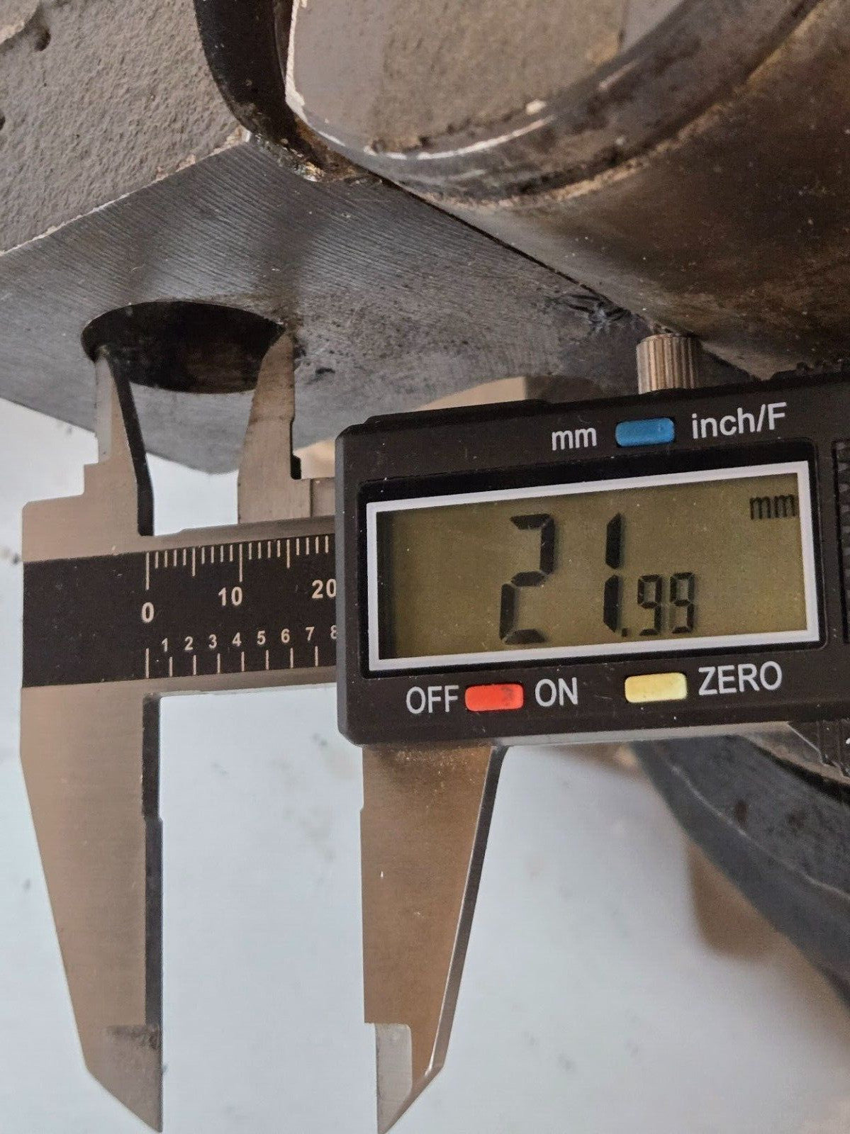 ITrac 80838 Track Roller L452 | 22mm Mounting Holes | 17" Wide 8-3/4" Diameter