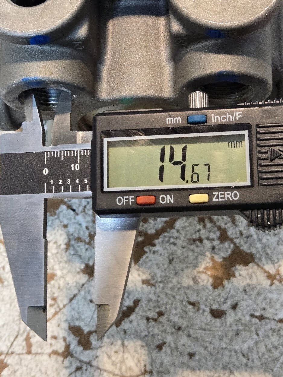 Bendix 109002 R-12P Pilot Relay Valve with 296010 Bracket | 909828