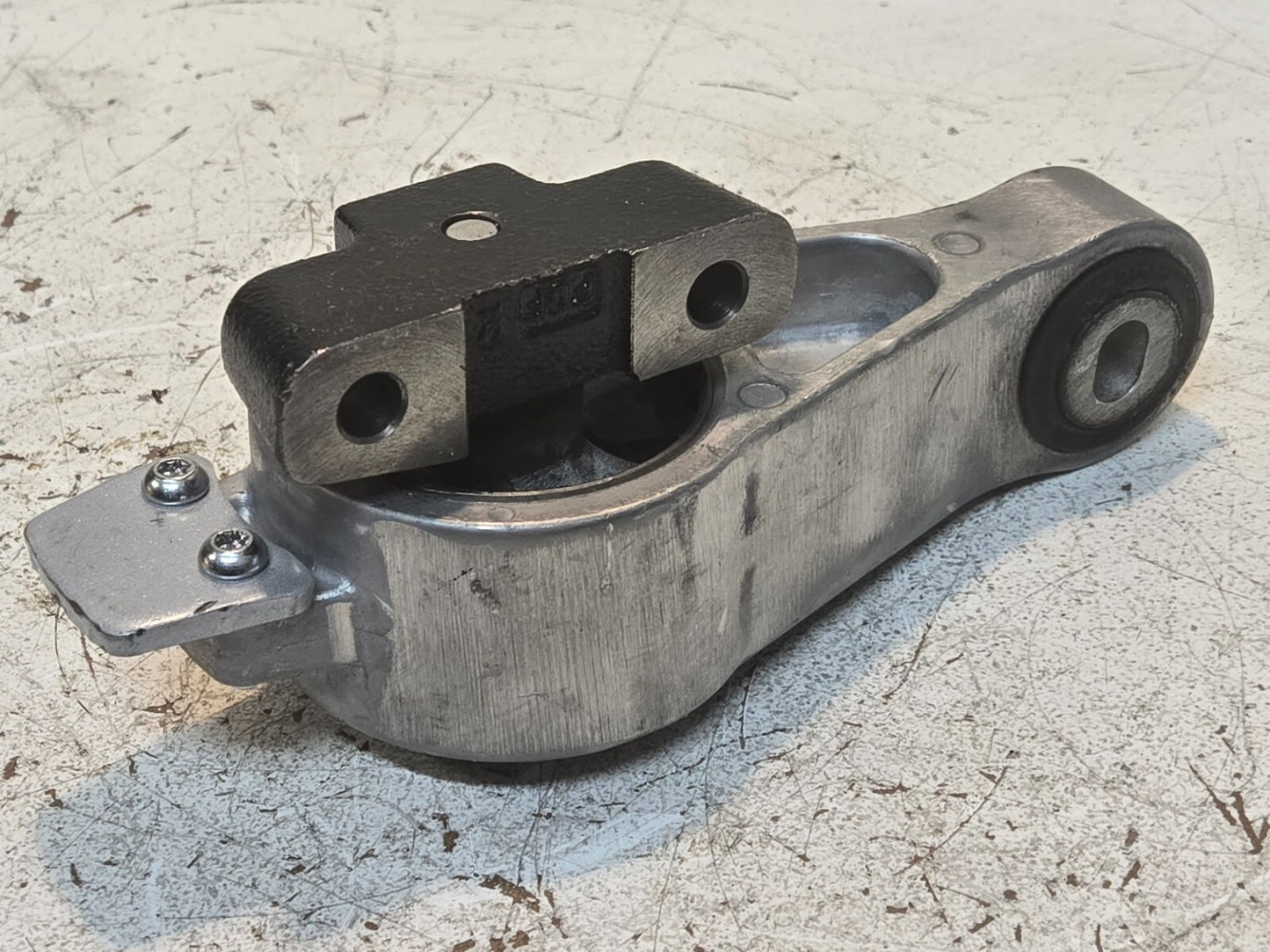 Engine Mount Isolator 1520 | 121AC for Mopar 5085121AC