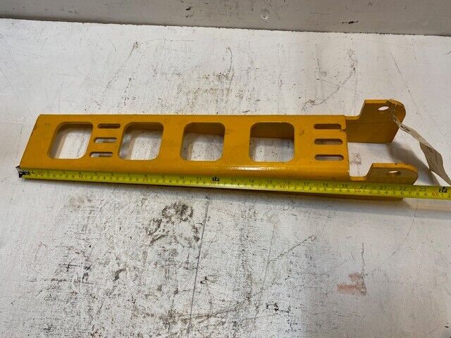 IR Walkway Bracket, Yellow 20327409 | 04712-631-00 22-1/2" Long 4-1/4" Wide