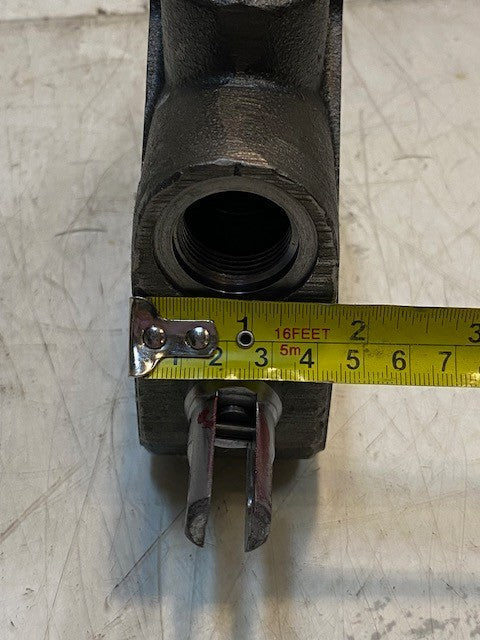 Double Acting Hydraulic Valve 30100-258C | J146