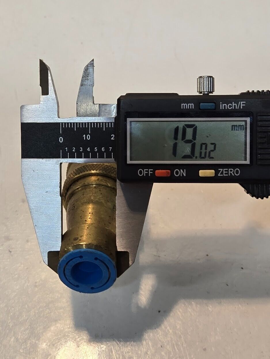 4 Quantity of Safeway BS105-2 3/8" Quick Connect Couplings 1/4" NPT (4 Quantity)