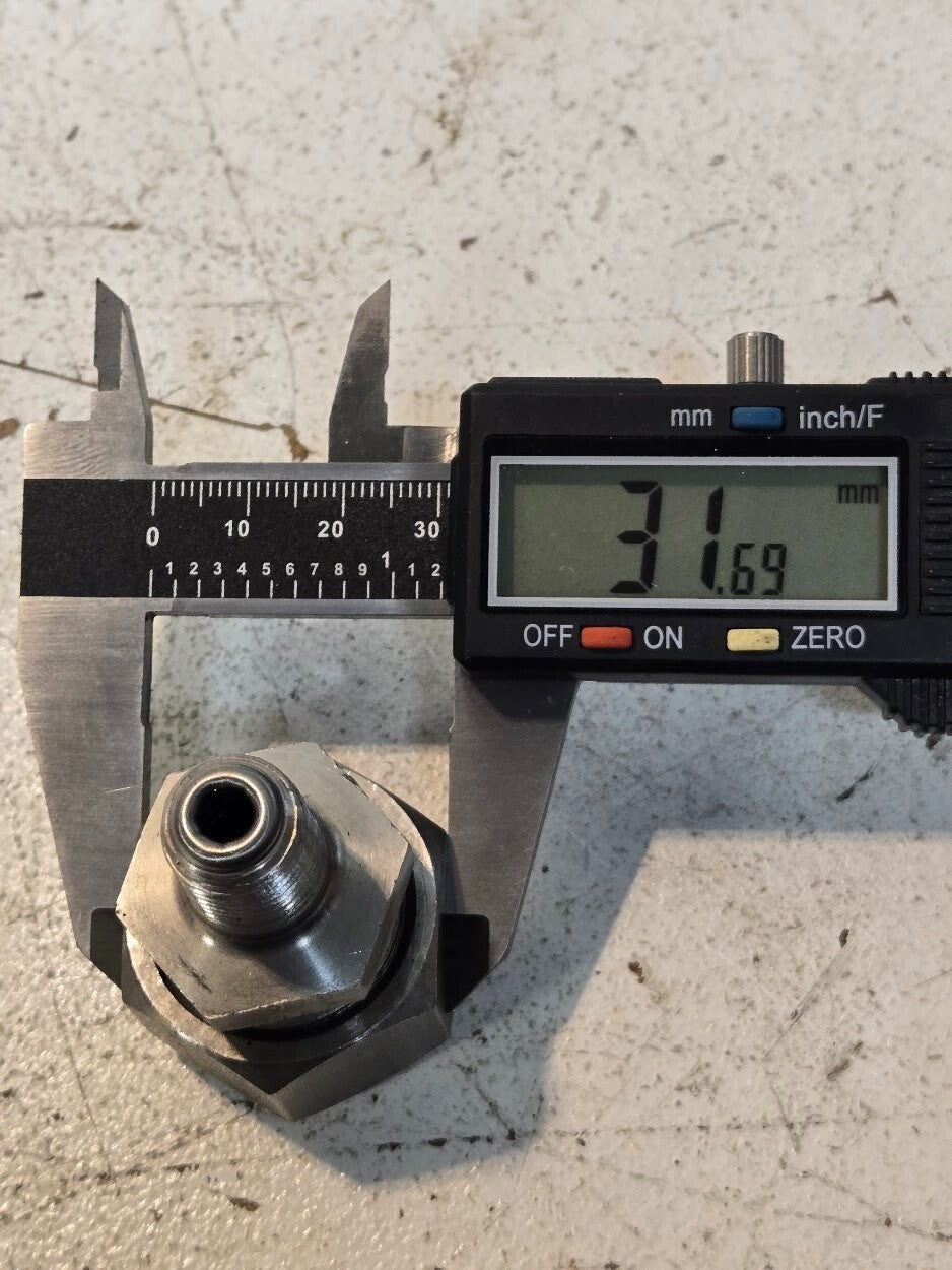 7 Quantity of Free Flow Grease Fittings with Vented Cap Body (7 Quantity)