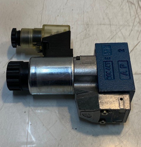 Rexroth M-3SEW6U35/420MW110 RN9Z55L S24 Solenoid Valve
