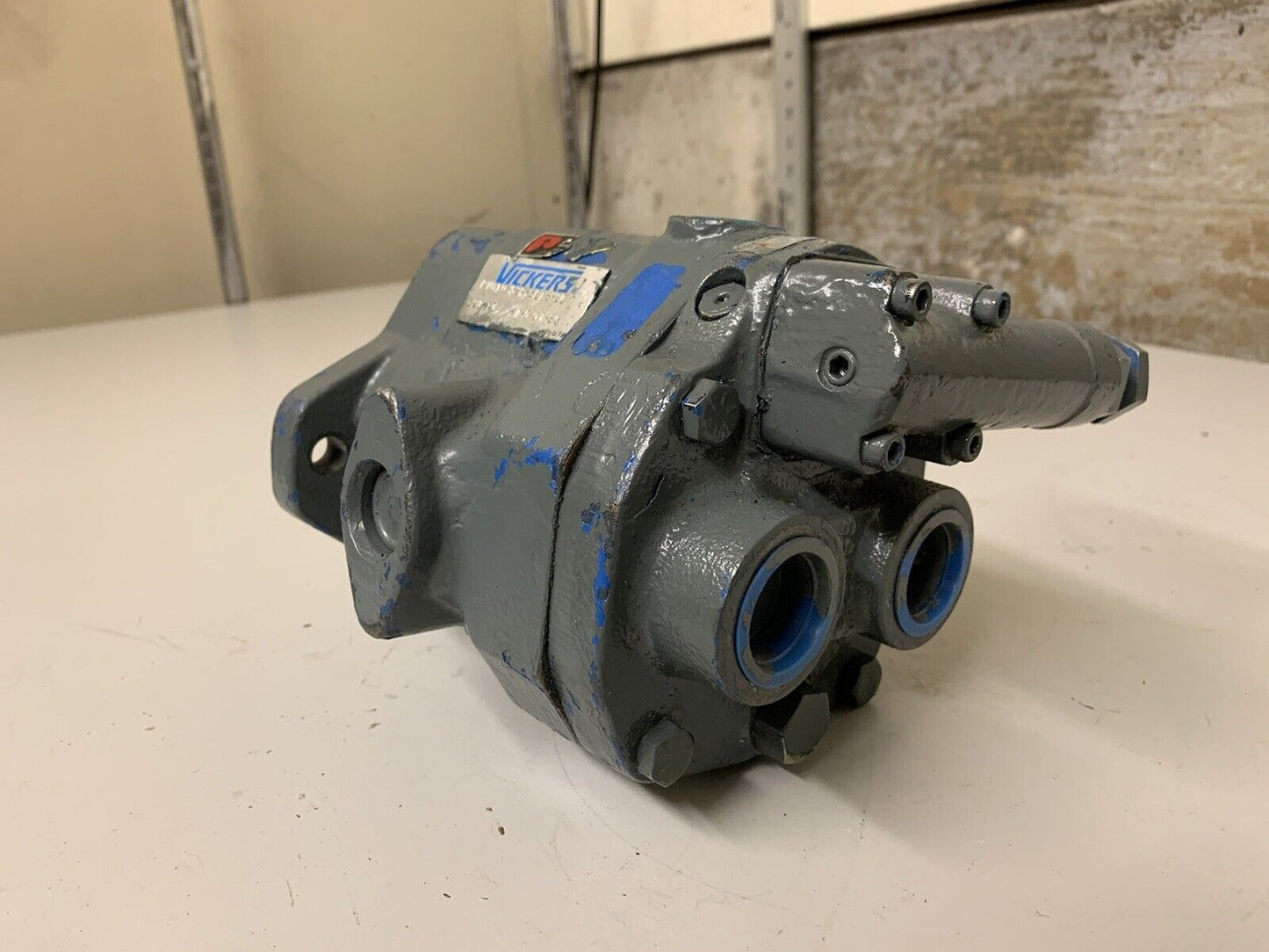 Vickers Eaton PVQ10-A2R-SE1S-20-C21-11 Hydraulic Axial Piston Pump