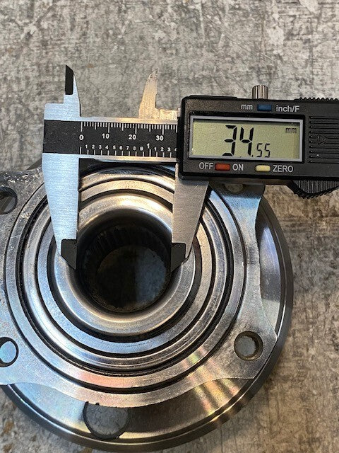 ILJIN Brake Axle Hub & Bearing Assembly IDJ3B 04779572AB