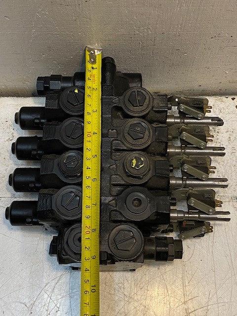 Husco 4-Spool Hydraulic Control Valve D10M0997 | 8526400 | 5000-0292