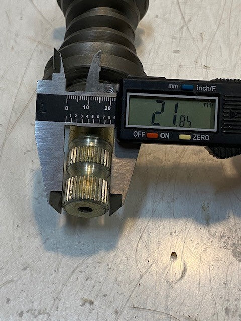 Worm Gear Shaft 17601279 | EN180481 | 8-1/4" Long 13mm Thread 6-Spline 57mm OD