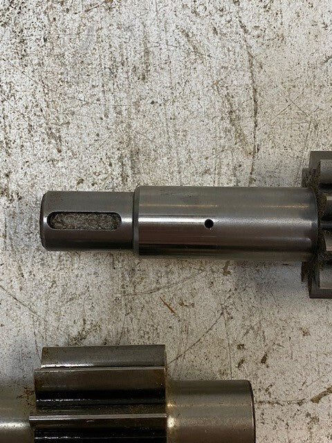 Commercial Shearing 3040-01-102-7577 Shaft & Gear Assembly DLA700-81-M-J548