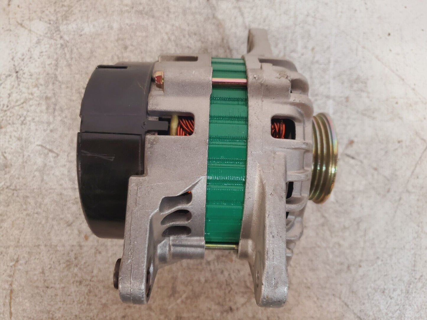 Valeo Remanufactured Alternator 37300-22600-R