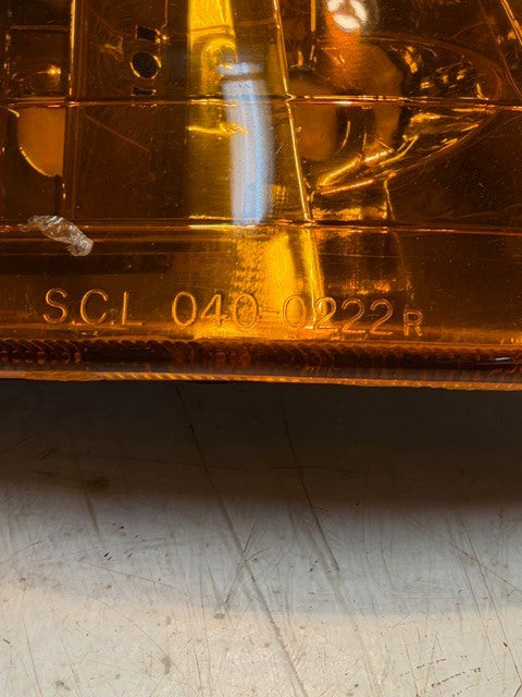 Pair R&L Amber Front Corner Turn Signal Lights SCL 040-0222R/L ACD 92 TAA 9212