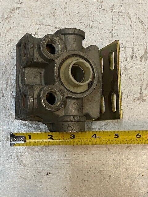 Bendix 090027R-12P Air Brake Relay Valve 99010