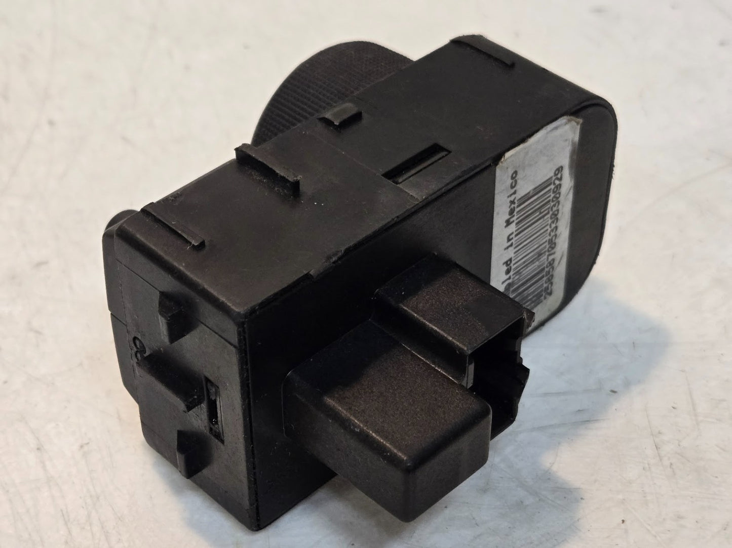 2 Quantity of Headlight Switches for GM 25858705 | 2585870533030929 (2 Qty)