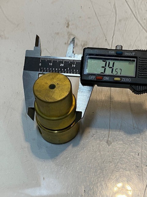 Norgren R16-201-N56A Brass Pneumatic Regulator 400 PSIG 2-1/4" H 38mm OD 11mm ID