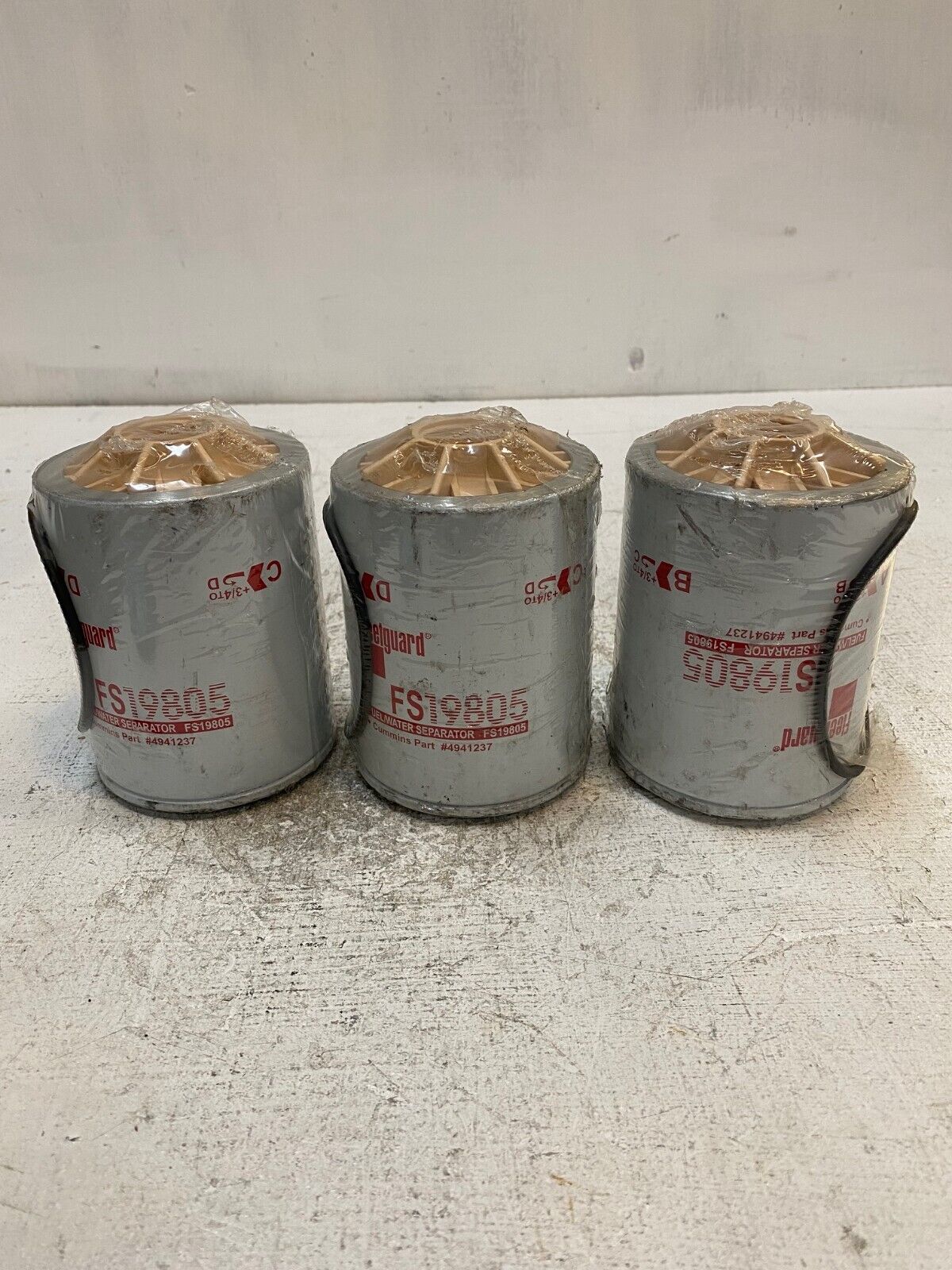 3 Qty of Fleetguard Fuel/Water Separator Filters FS19805 | 4941237 (3 Quantity)