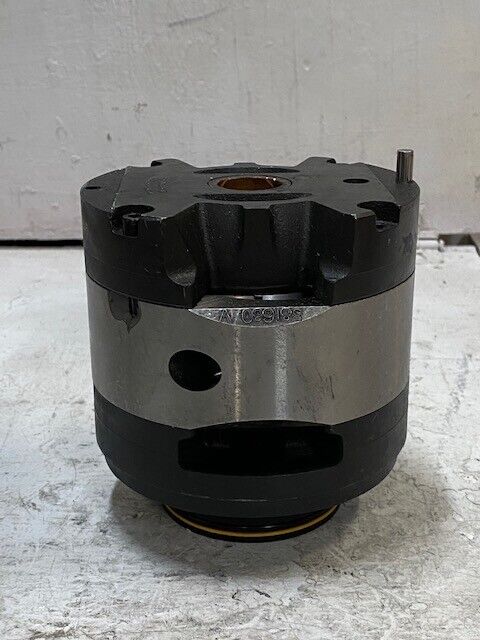 Hydraulic Pump 581680V | 21G2230316 USED/SLIGHT DAMAGED