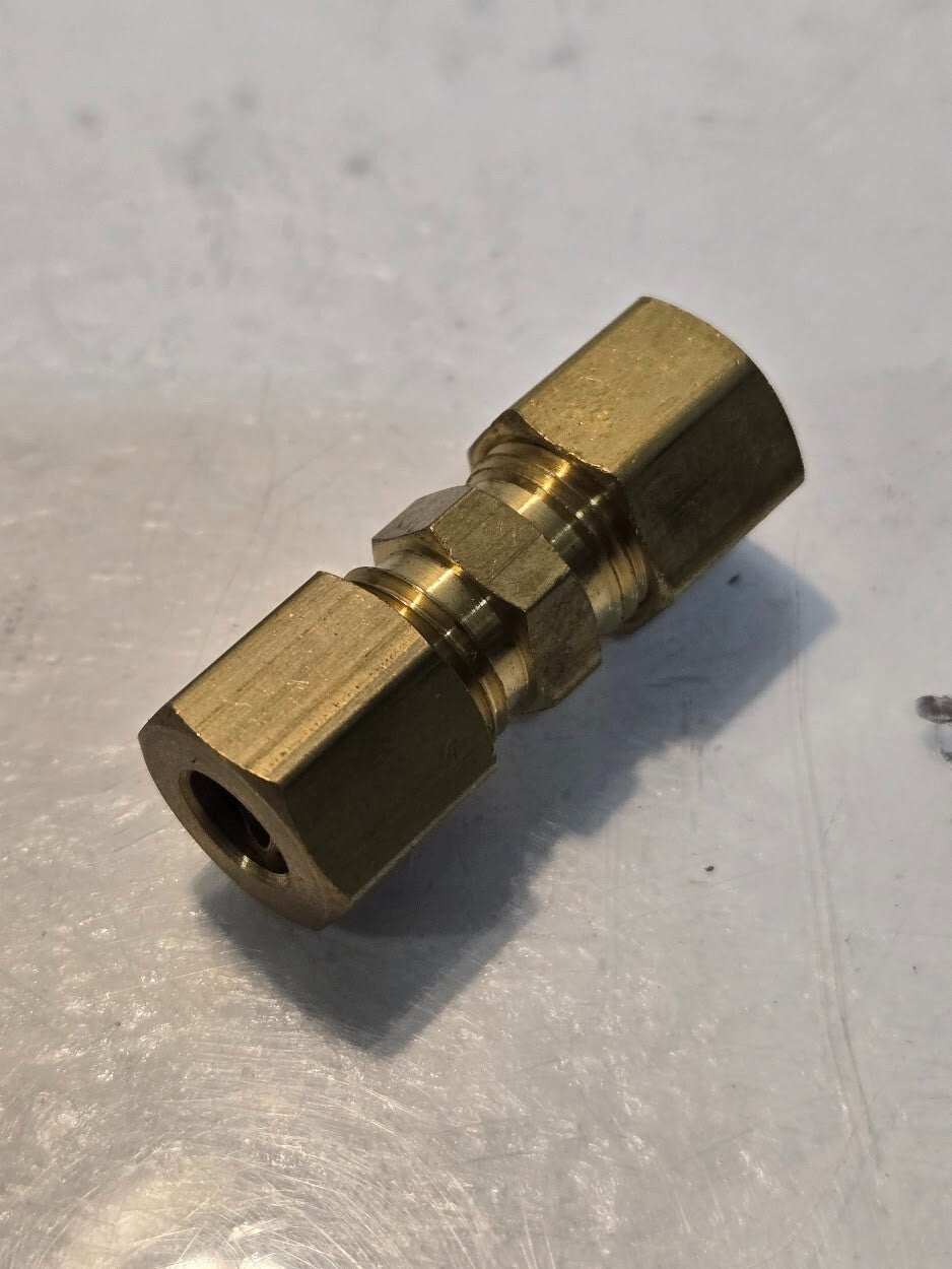 10 Quantity of Anderson Metals Corp Part 62 1/4" Compression Unions (10 Qty)