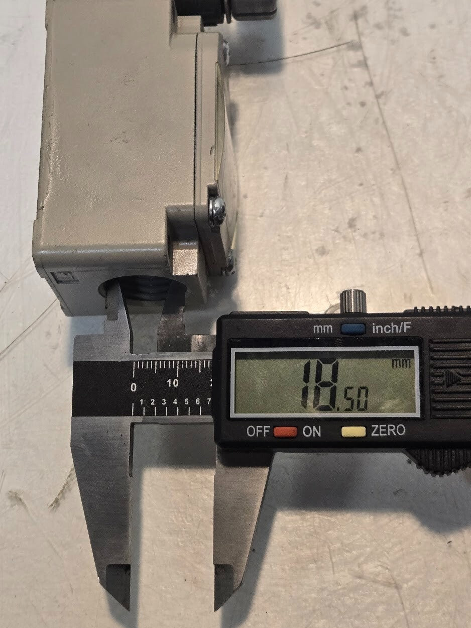 Omron Roller Lever Limit Switch WLCA2-2TSLD | 1G-A | NO | 782Y Type 3, 4, and 13