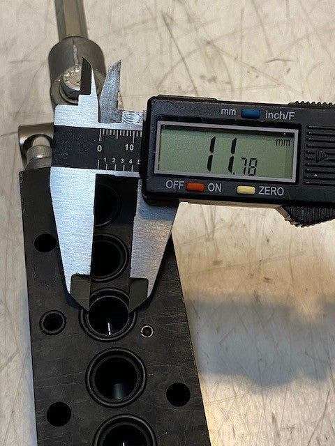 Hydraulic Swing Assembly Valve EC2MK 11mm End 1-3/4" W 2-1/4" H 11-1/2" L