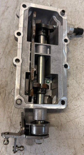 Manual Transmission Gear Shift Control Selector Assembly FPT F-561959.50