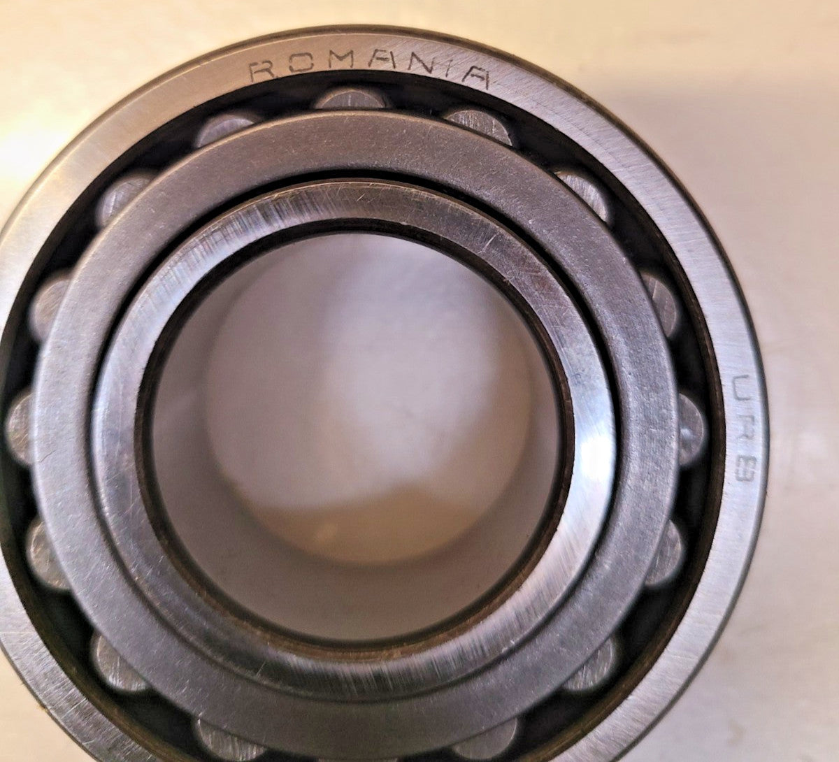 URB Spherical Roller Bearing 22207 CC3 W33