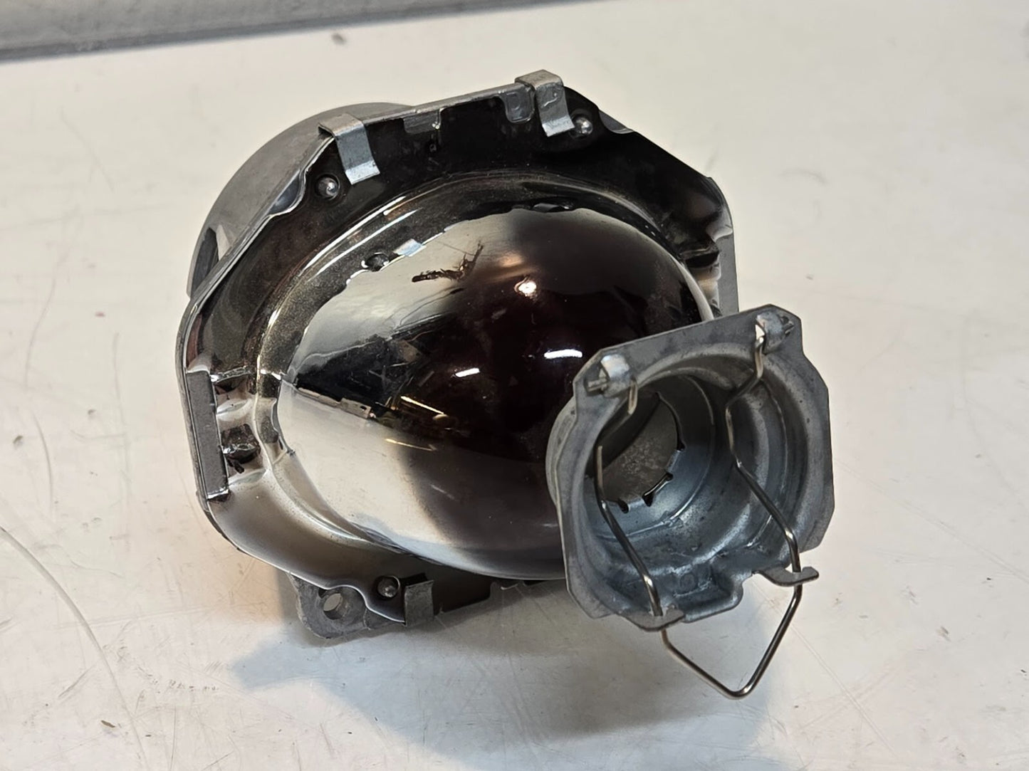Projector Assembly for Fiat Punto II | 88203735 | 5-1/4"x4"x3-1/4" | No Bulb