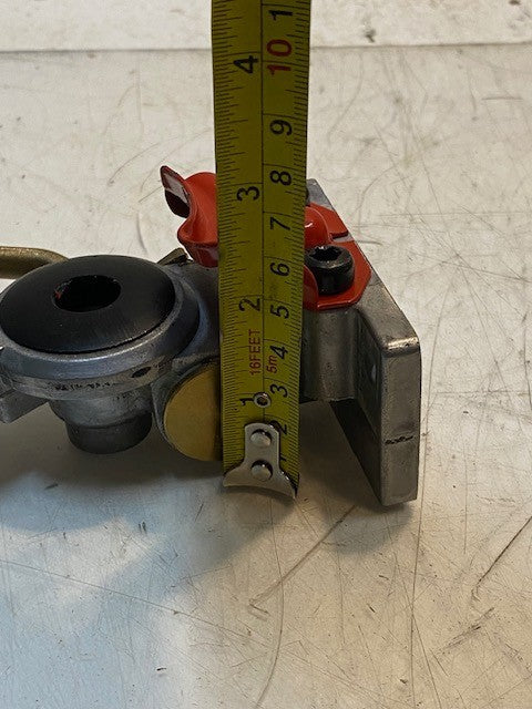 441014 Gladhand, Emergency, Aluminum Body with Shut Off, Red