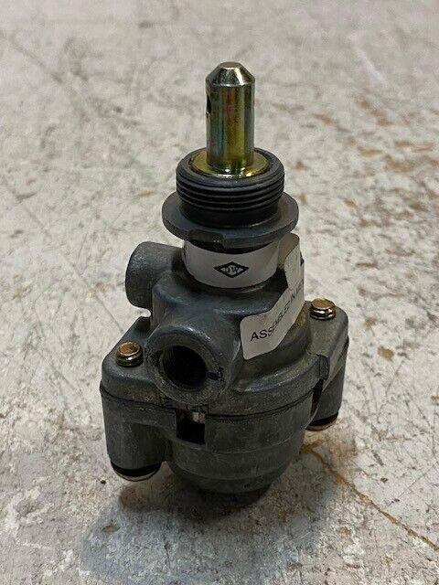 Mack 20QE3356 Control Valve 40Psi | 241832-B