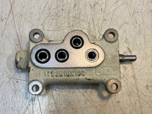Hydraulic Master Cylinder Relief Valve Brake System 22010, UH03-3, 1122010X109