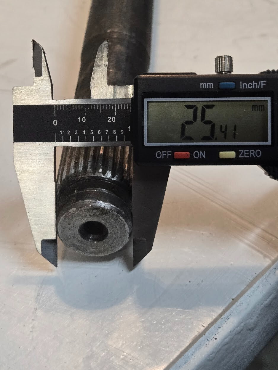 Rear Axle Shaft MG1015 for Motive Gear | 30.5" | 28 Spline | Dual 5x4.75" | 0610