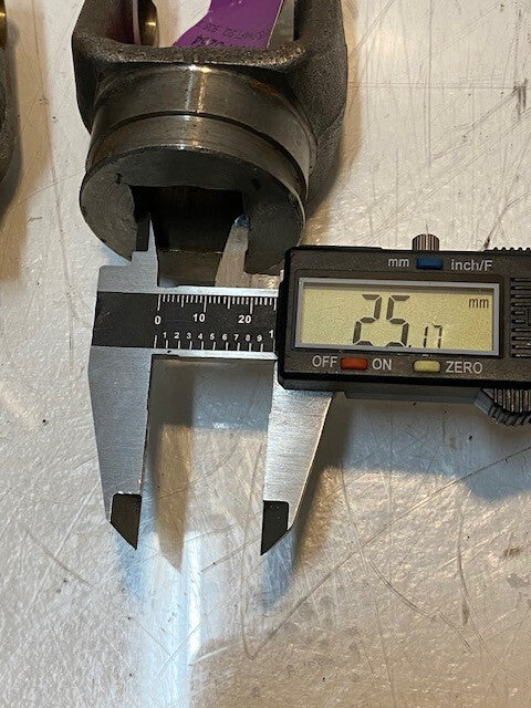 2 Quantity of Weasler 06511-3254 Yoke .675 Shaft .938/.9 Square (2 Quantity)