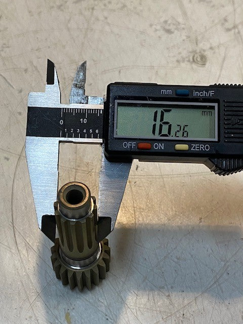 4 Quantity of Side Gear Pinion Shafts 2-1/2" Long 19-Spline 12-Spline (4 Qty)