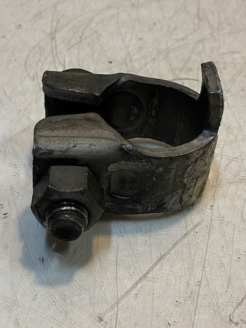 Cross Tube End Clip Hose Clamp 2" H x 3" W x 3-1/2" L
